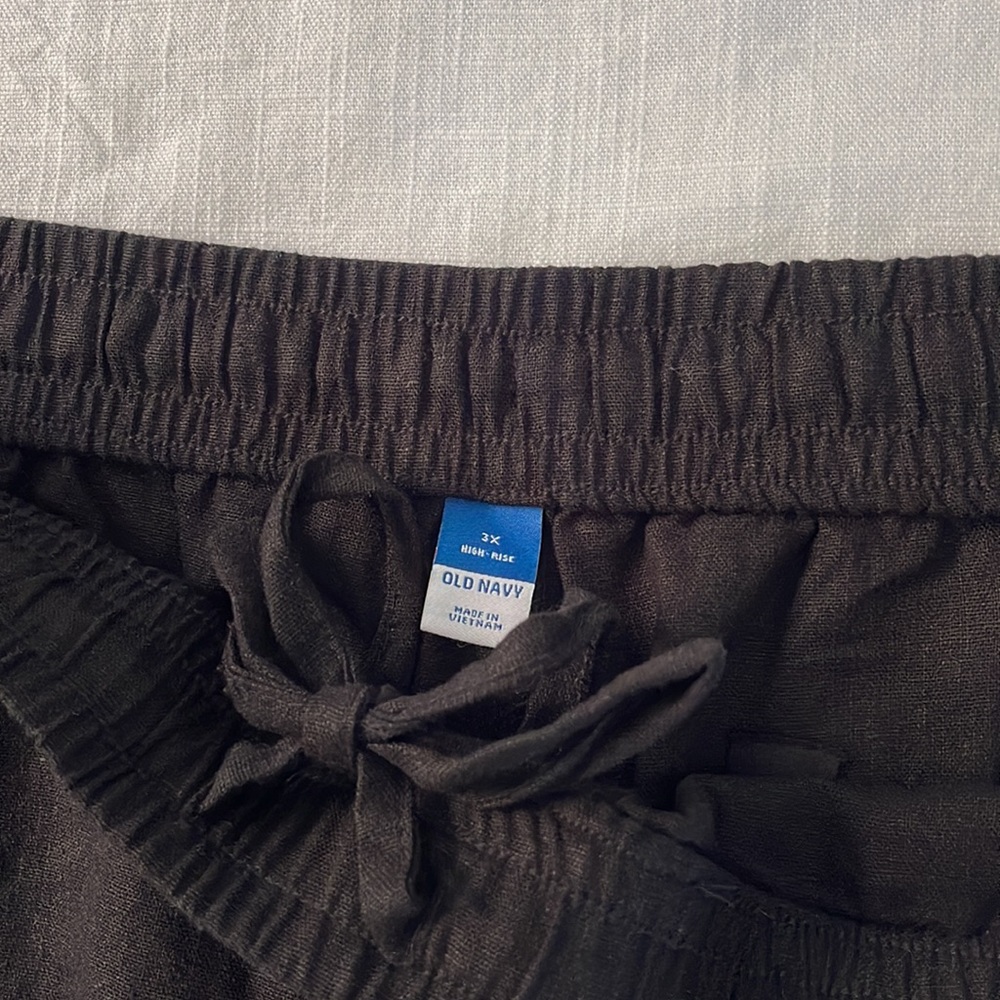 NWT Old Navy black linen shorts